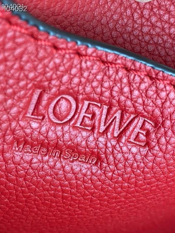 LOEWE包包 羅意威中號Barcelona雙肩帶斜挎肩背三角包 10156  tcl1101